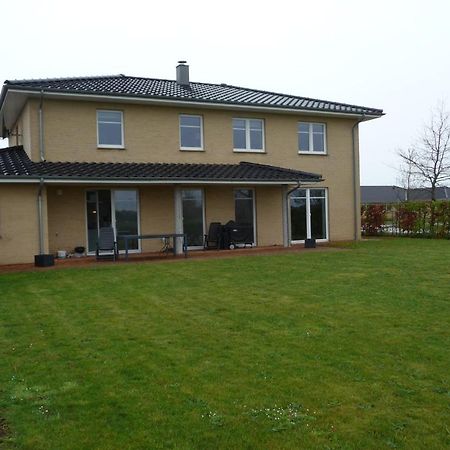 Vaerelse I Augustenborg I Stor Villa ภายนอก รูปภาพ
