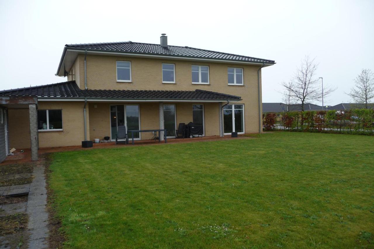 Vaerelse I Augustenborg I Stor Villa ภายนอก รูปภาพ